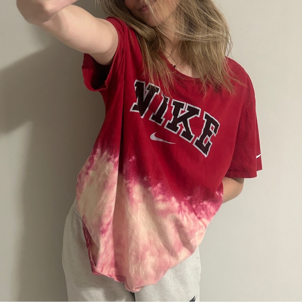 Vintage tie-dyed Nike t-shirt